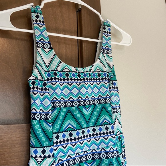 EUC Divided by H&M Geometric Print Fit Flare Sleeveless Mini Sundress Size 0 - Picture 3 of 4